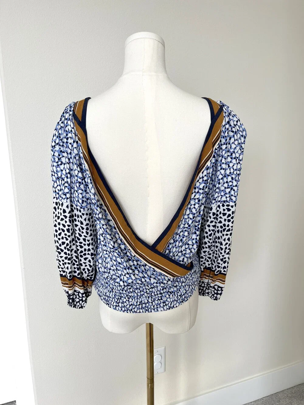 Anthropologie Blouse - Puff Sleeve Deep V-Back Mixed Print - Size M